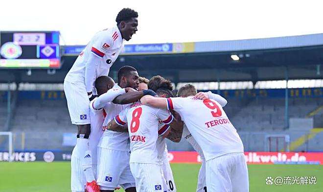 关于汉诺威战术调整成功，击败对手的信息