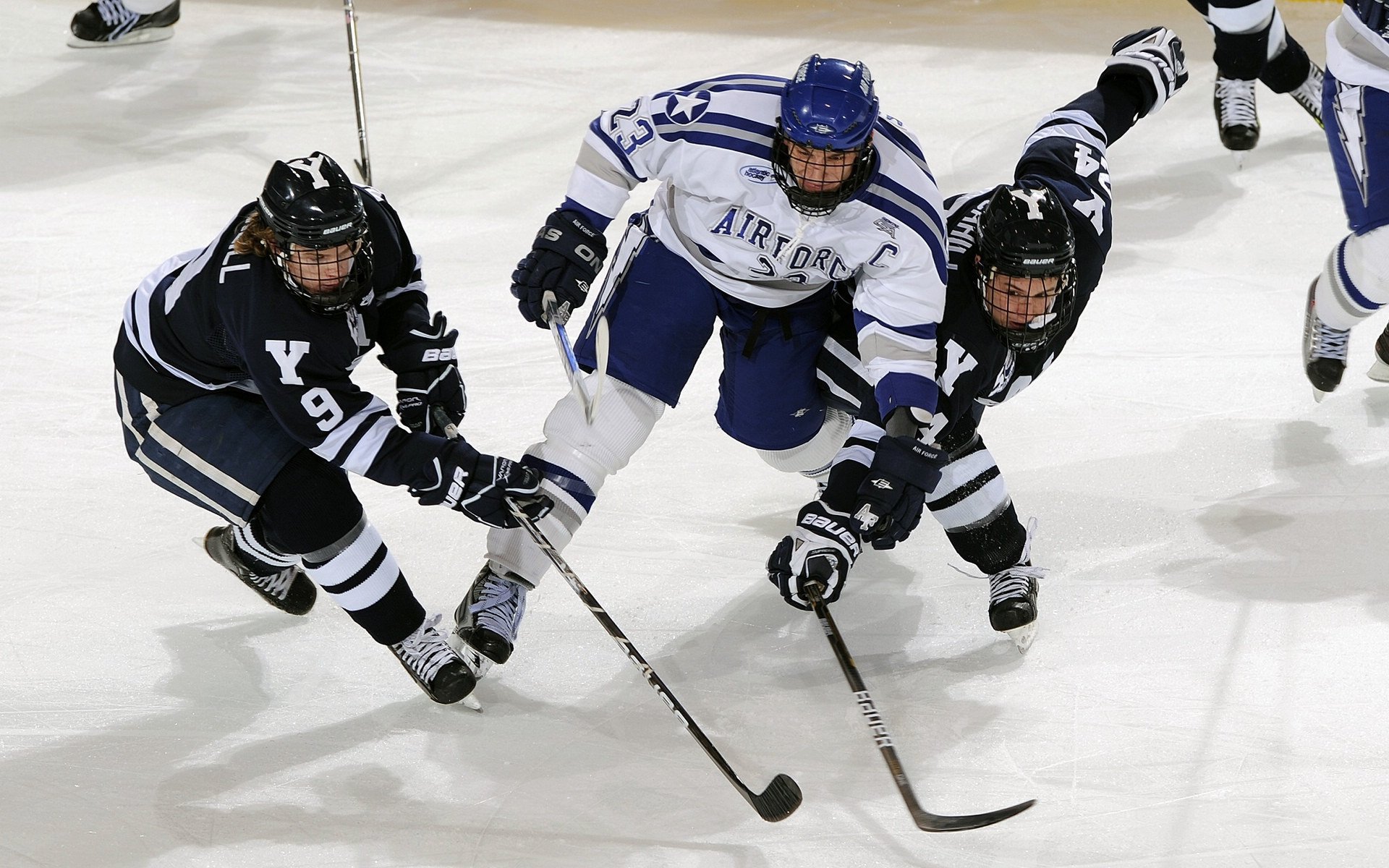勇士与活塞的年度焦点之战，一场定义时代的鏖战